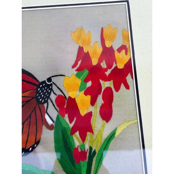 Suzhou Fine Silk Threads Embroidery Butterfly Art Framed Handmade Sz 13x13 - Picture 8 of 10